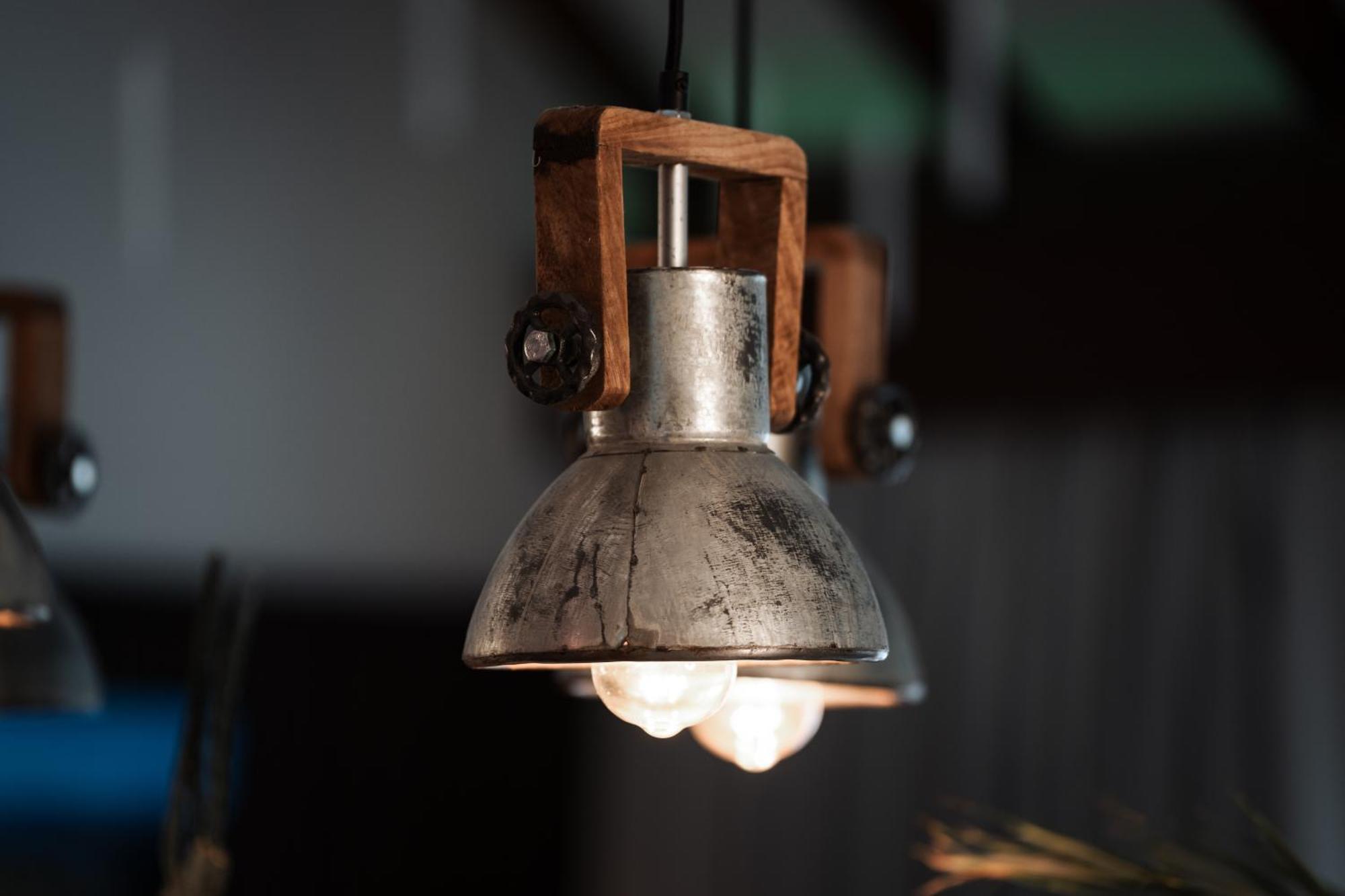 Hostel MHG Exterior photo A pendant light