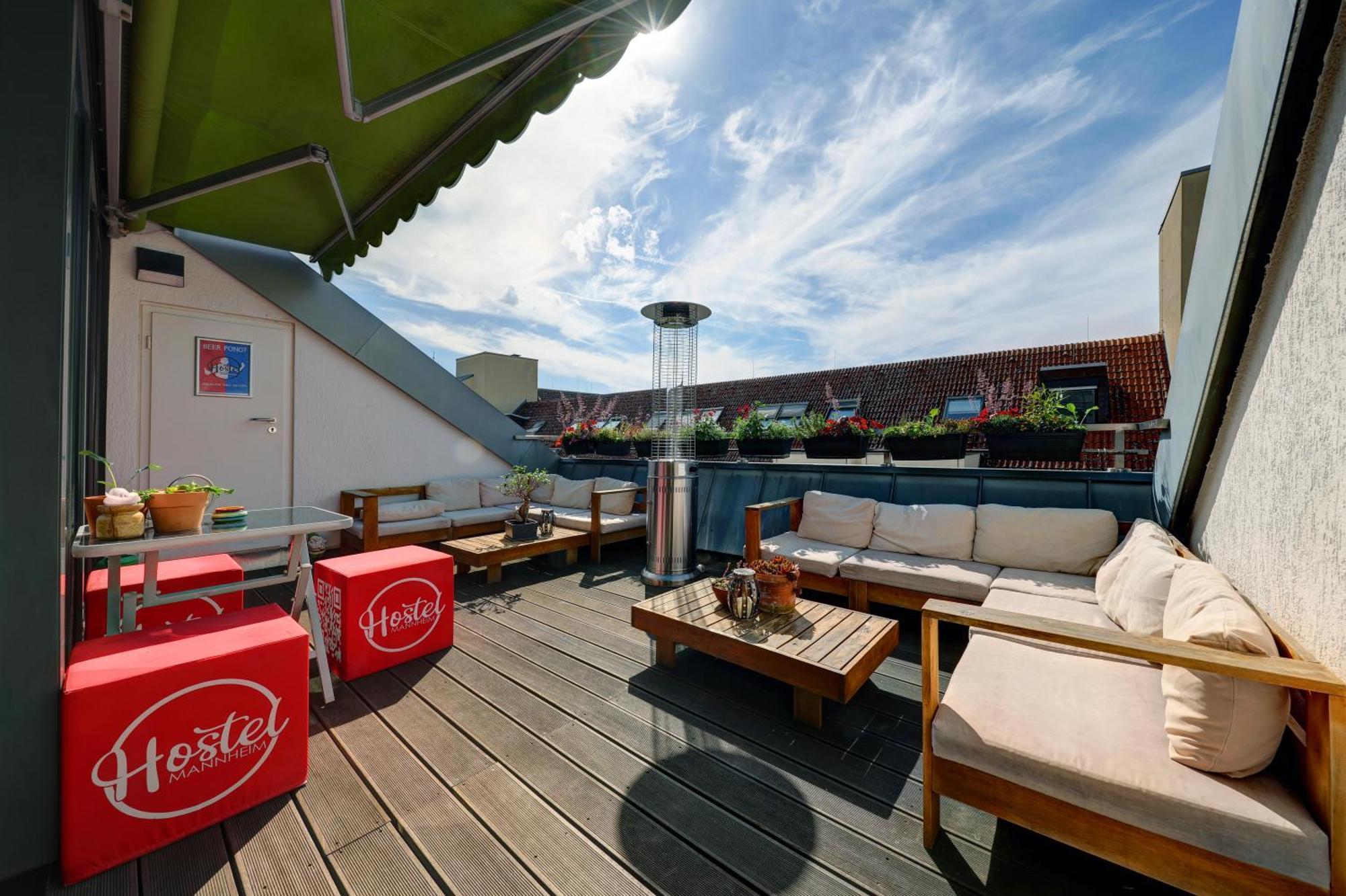 Hostel MHG Exterior photo Rooftop terrace